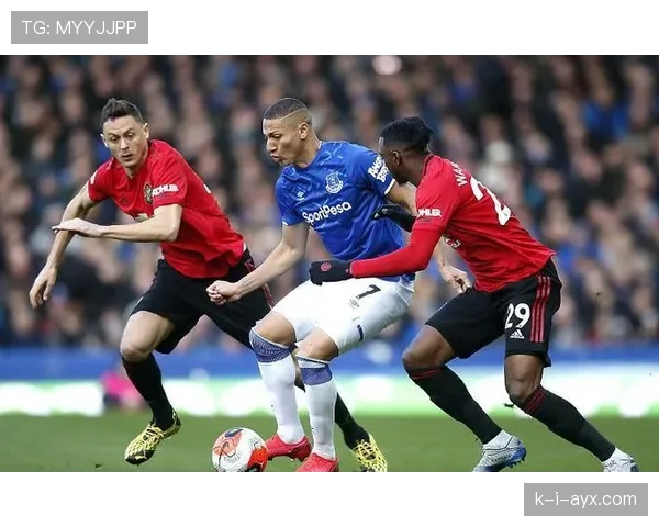 干扰对方视线在犯规判罚中何时成立？细节规则全解析